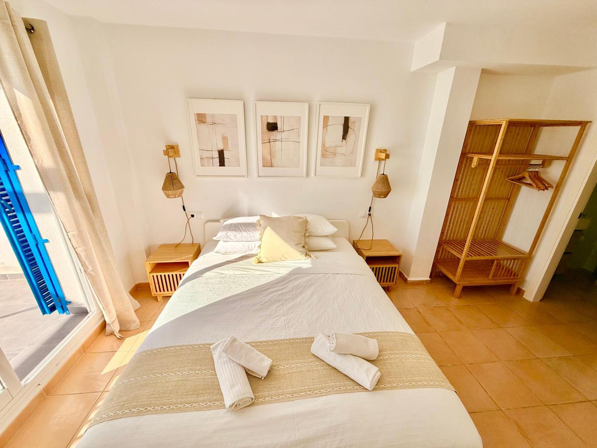 Lägenhet på 168 m² i Torremuelle, med 2 sovrum och 3 badrum  Benalmádena Exteriör bild