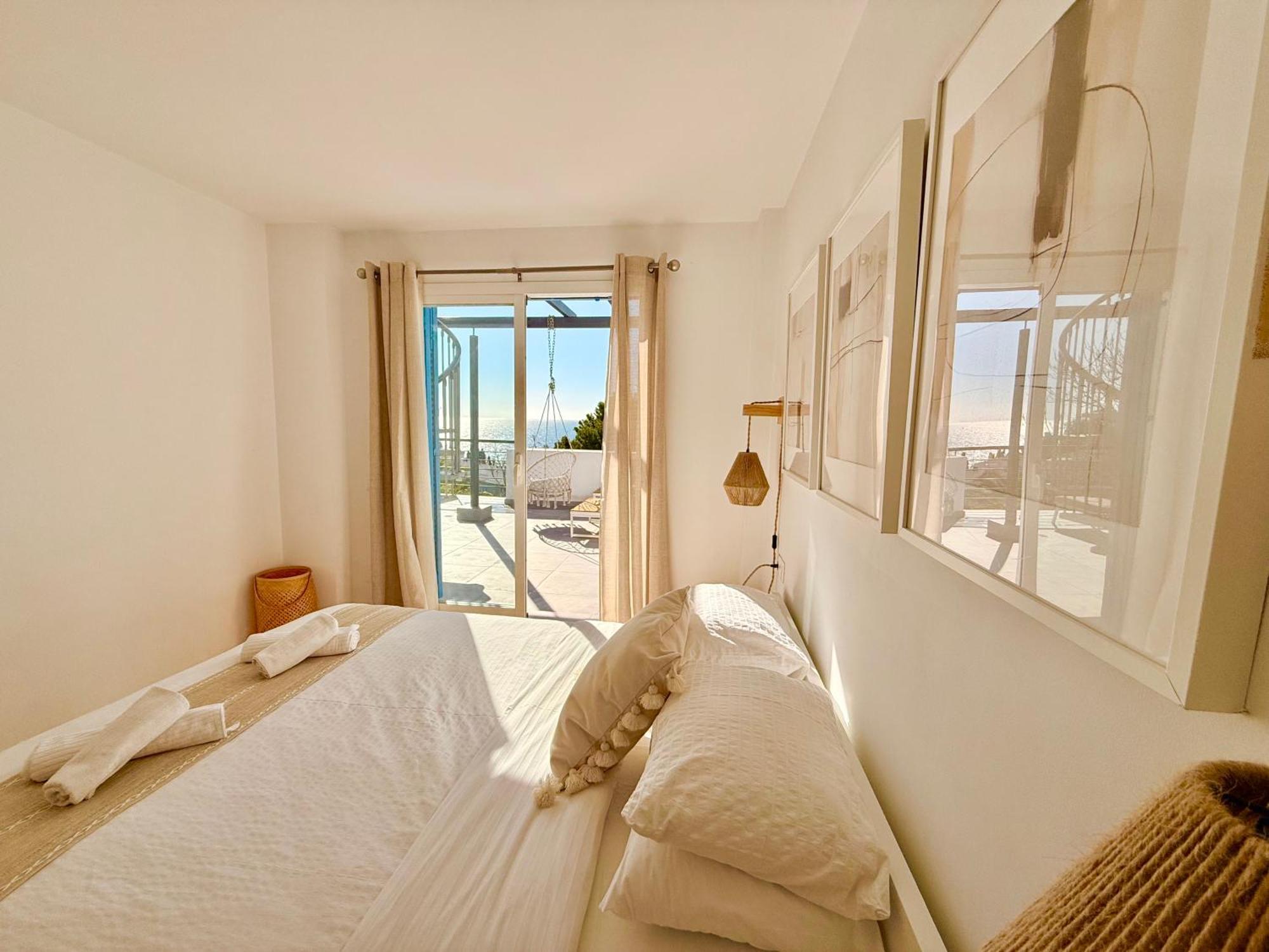 Lägenhet på 168 m² i Torremuelle, med 2 sovrum och 3 badrum  Benalmádena Exteriör bild